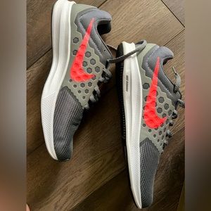 Nike Women’s Downshifter 7 Running Shoes size 10